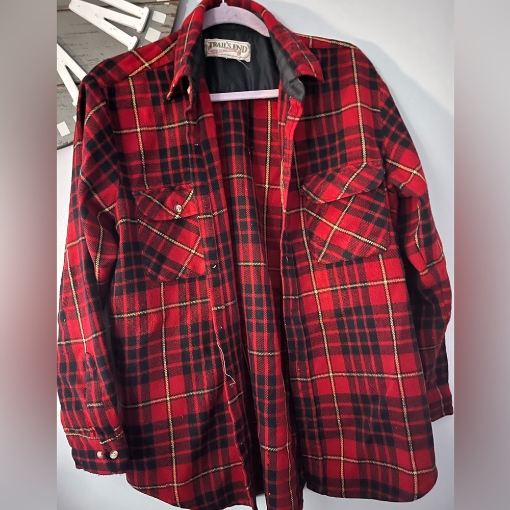 - - Trails End red plaid flannel shirt size medium